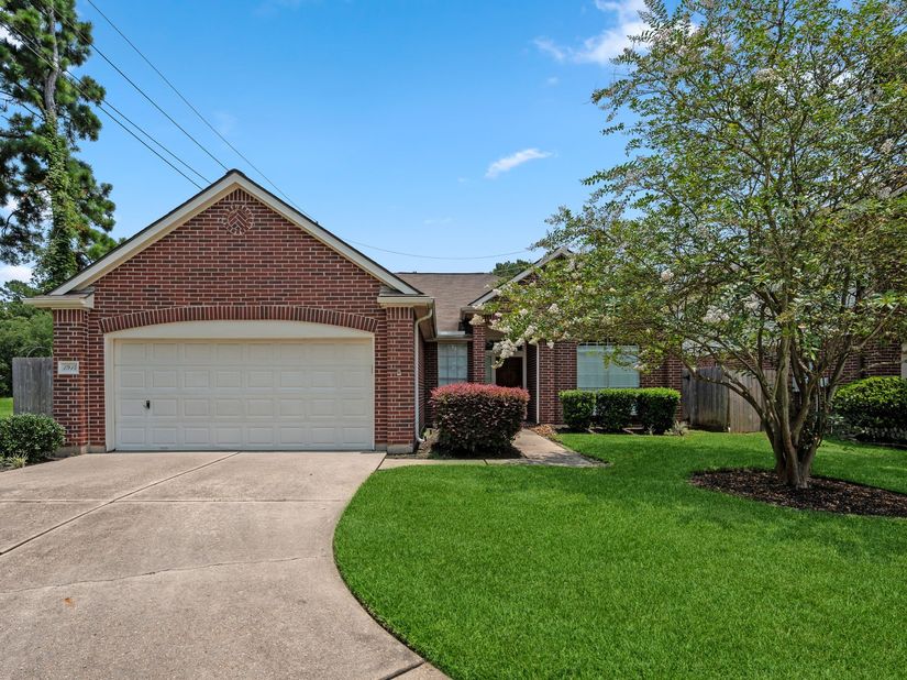 1914 Eastwood Lake Court, Kingwood TX 77339