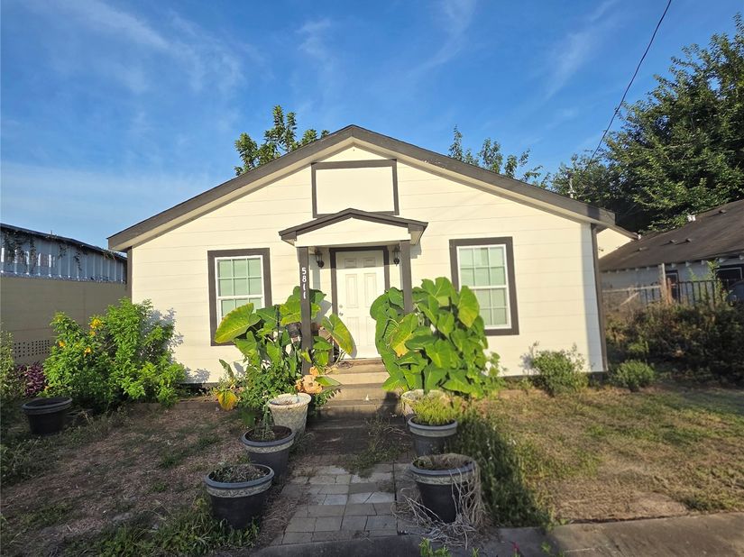 5811 Eastwood Street, Houston TX 77021