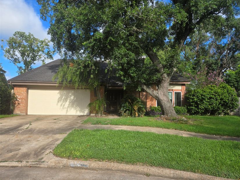 10410 Tennis Court, Houston TX 77099