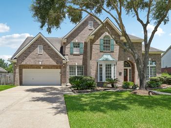 2905 Harvest Hill Drive