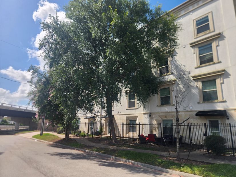 3501 Chenevert Street 2, Houston TX 77004