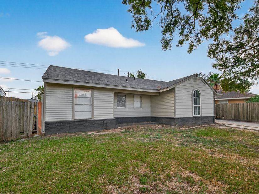 515 Ogilvie Street, Houston TX 77017