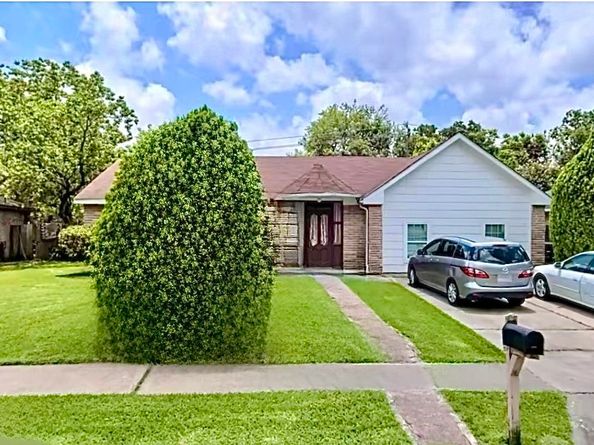10719 Carvel Lane, Houston TX 77072