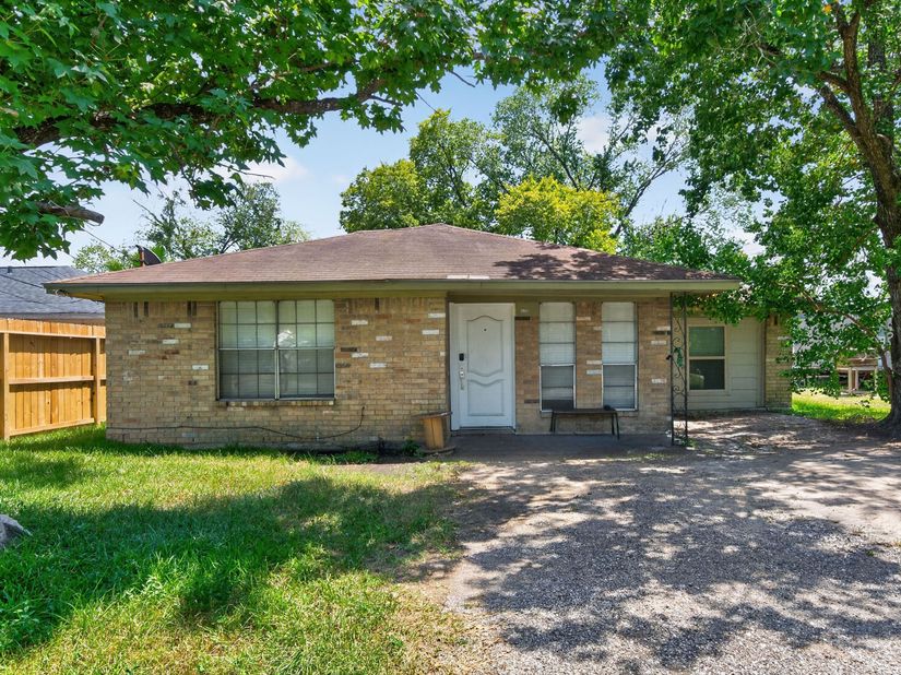 14210 Hillsboro Street, Houston TX 77015