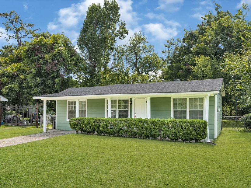9210 Compton Street, Houston TX 77016
