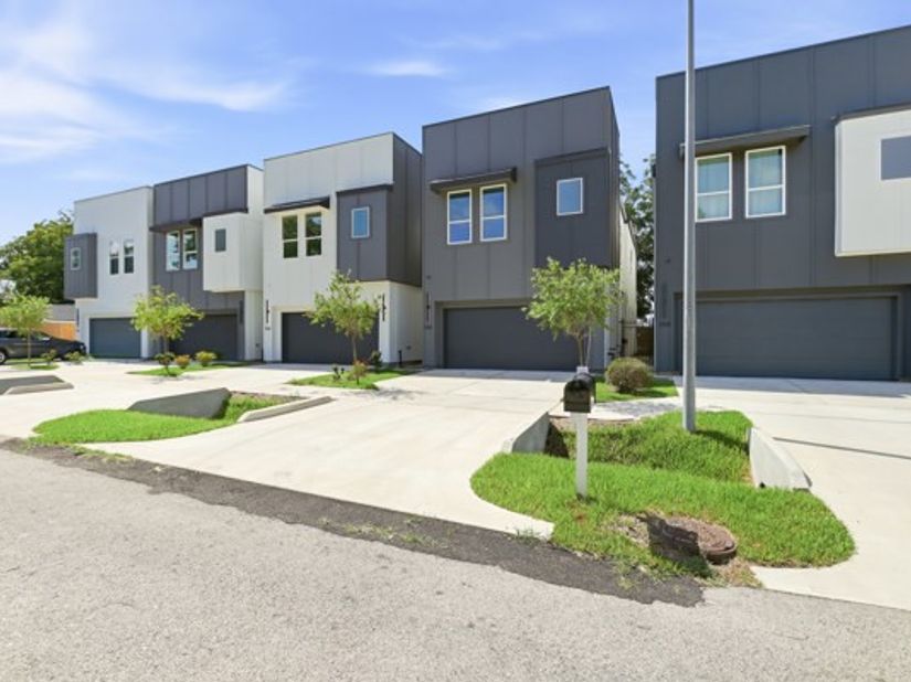 106 Luetta Street, Houston TX 77076