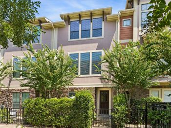 1045 W 22nd Street