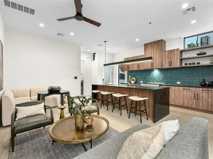 219 Lessin LN Unit 6, Austin TX 78704