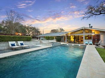 2613 Spring LN