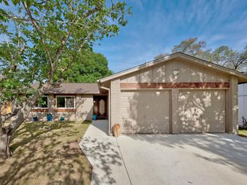 7810 Woodcroft DR
