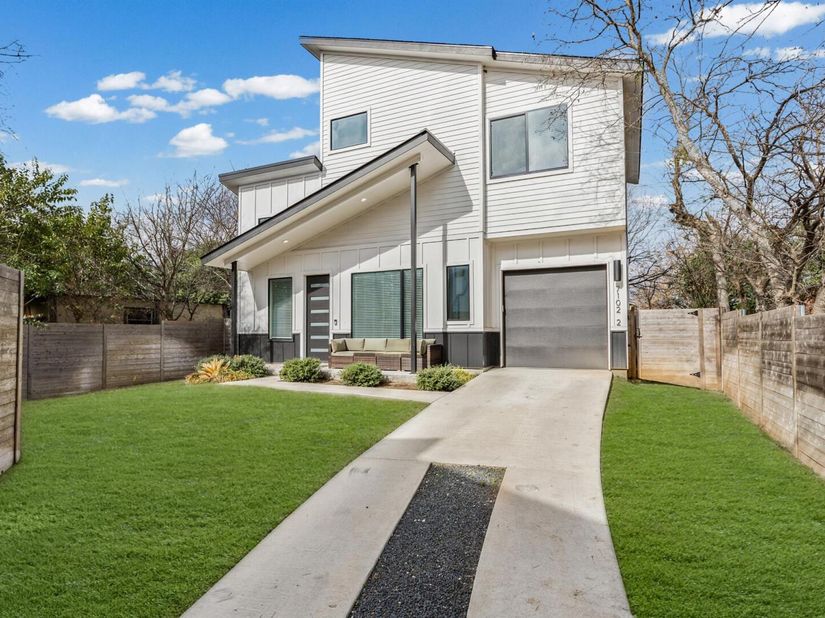 7102 Providence Ave 2, Austin TX 78752