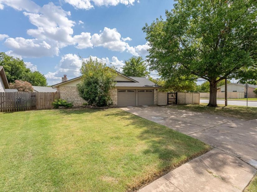 1201 Wayne DR, Round Rock TX 78664
