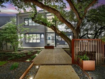 1402 Alta Vista Ave
