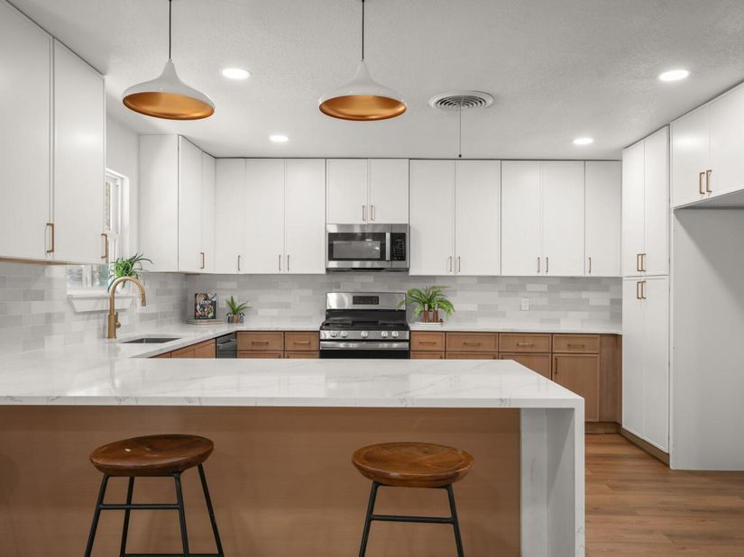 11704 Indianhead DR, Austin TX 78753