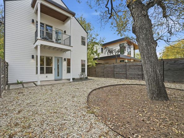 2811 Garwood ST A, Austin TX 78702