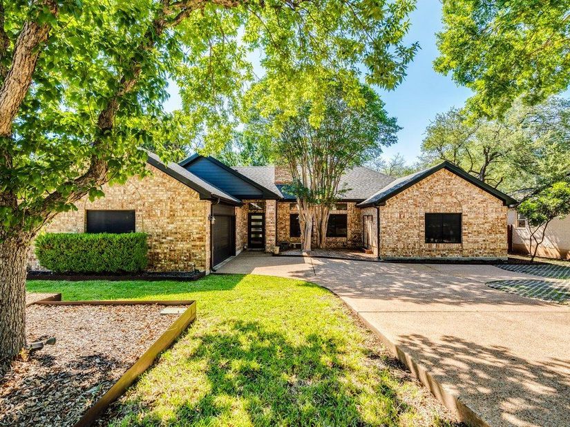 107 Copperleaf RD, Lakeway TX 78734