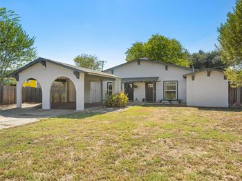 1307 E Saint Johns Ave