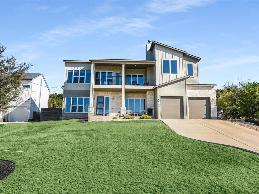1005 Larkhall DR, Spicewood TX 78669