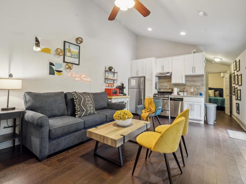 1139 1/2 Poquito ST 3, Austin TX 78702