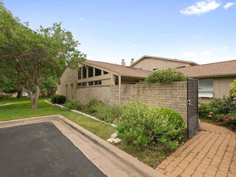 8107 Middle CT, Austin TX 78759