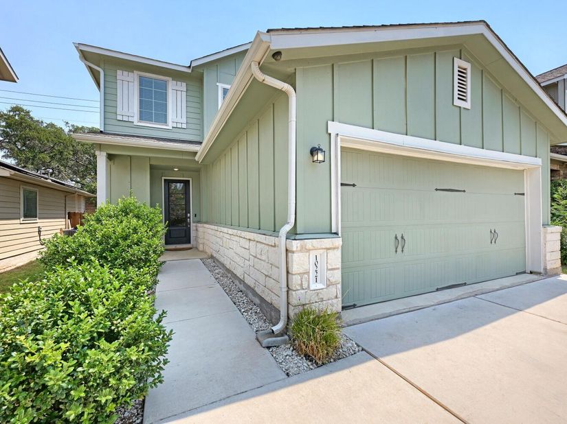 10221 Buster DR, Austin TX 78748