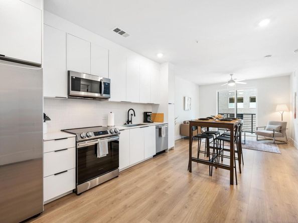 1701 Simond Ave 201, Austin TX 78723