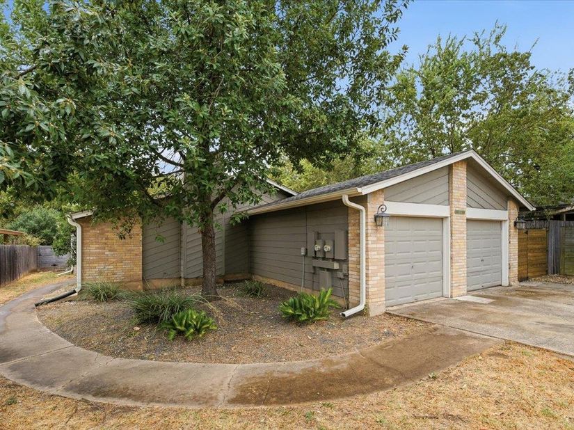 6713 West Gate BLVD A, Austin TX 78745