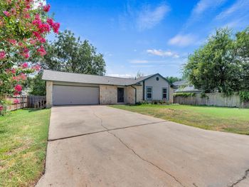 607 Garden Path CV