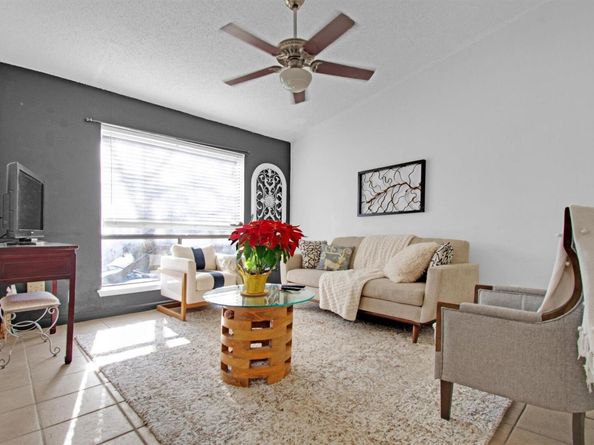 1705 Crossing PL A109, Austin TX 78741