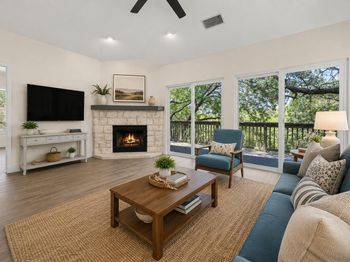 415 Hazeltine DR