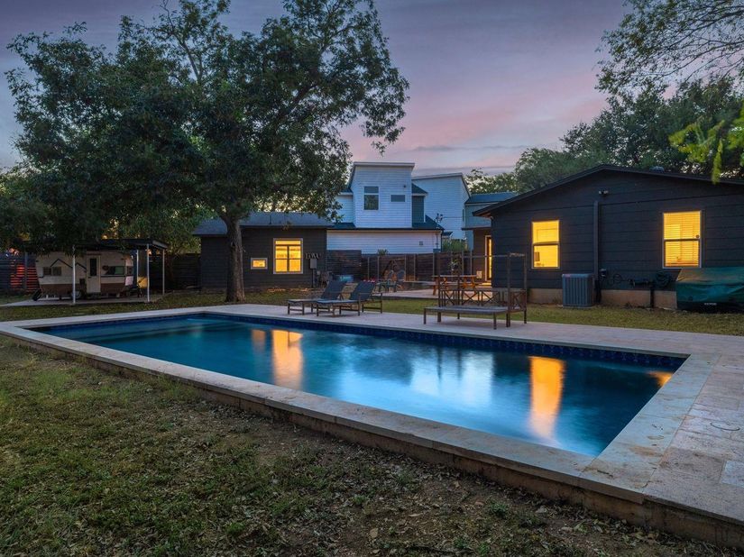 901 Saint Elmo CIR, Austin TX 78745