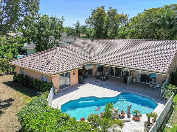 4636 Rothschild Dr, Coral Springs FL 33067