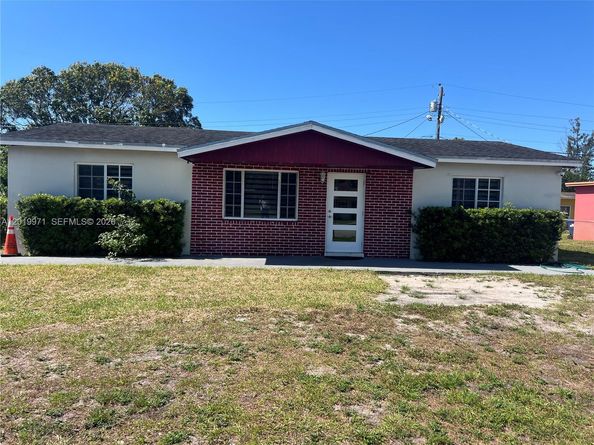 2860 NW 207th Street, Miami Gardens FL 33056