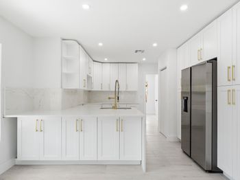 216 NE 23rd Avenue