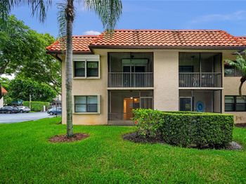 15805 W Waterside Cir