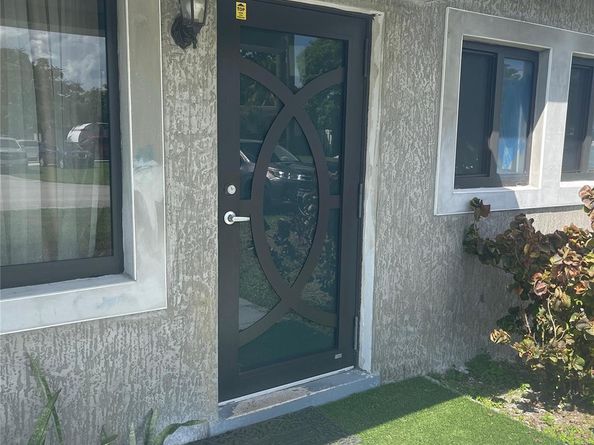 6361 NW 27th St, Margate FL 33063