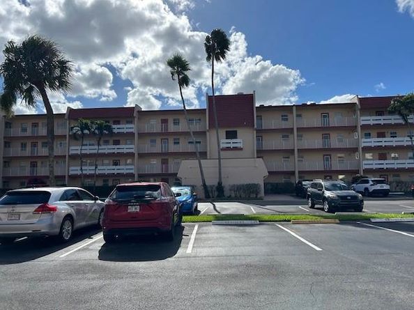 1000 Country Club Drive 403, Margate FL 33063