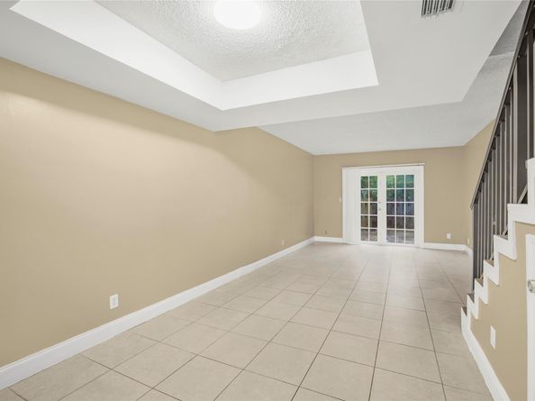 6111 SW 42nd Ct, Davie FL 33314