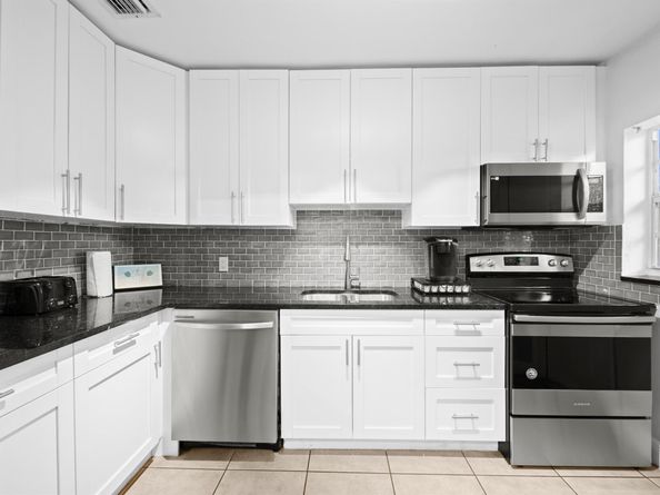 1213 NW 7th Avenue, Fort Lauderdale FL 33311