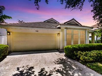 1142 Canoe Point