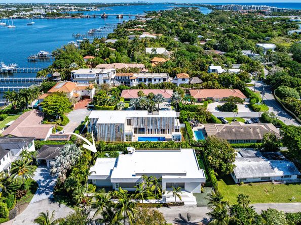 823 W Oyster Lane, Lantana FL 33462