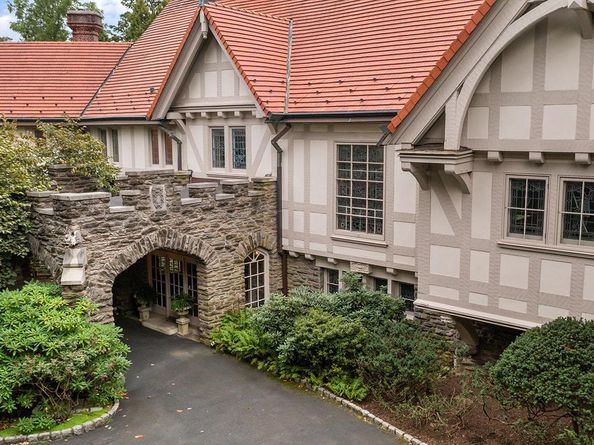 1717 Woodland Road, Abington PA 19001