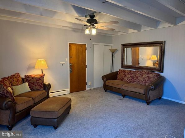 100 E Glenolden Avenue R12, Glenolden PA 19036