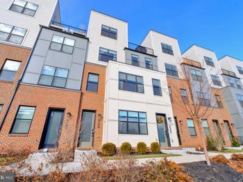 4937 Eisenhower Avenue