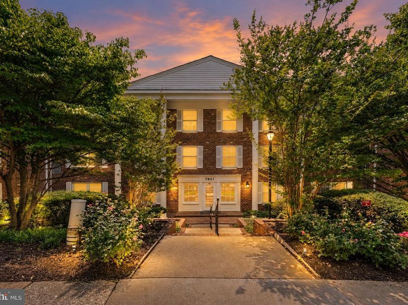 7621 Provincial Drive 312, Mclean VA 22102