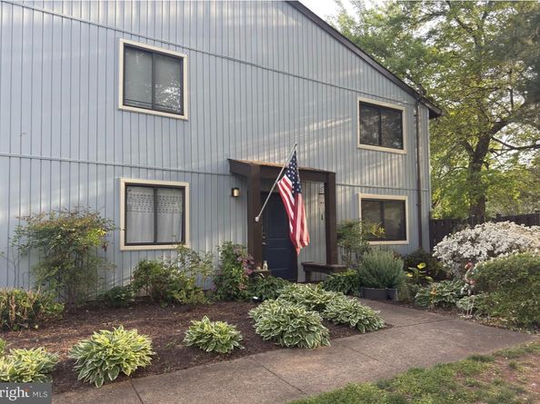 19 Carousel Court, Sterling VA 20164