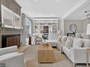 47610 Watkins Island Square