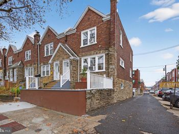 6211 N Mascher Street