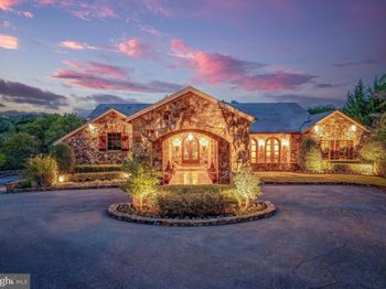 2 Piney Meetinghouse Court