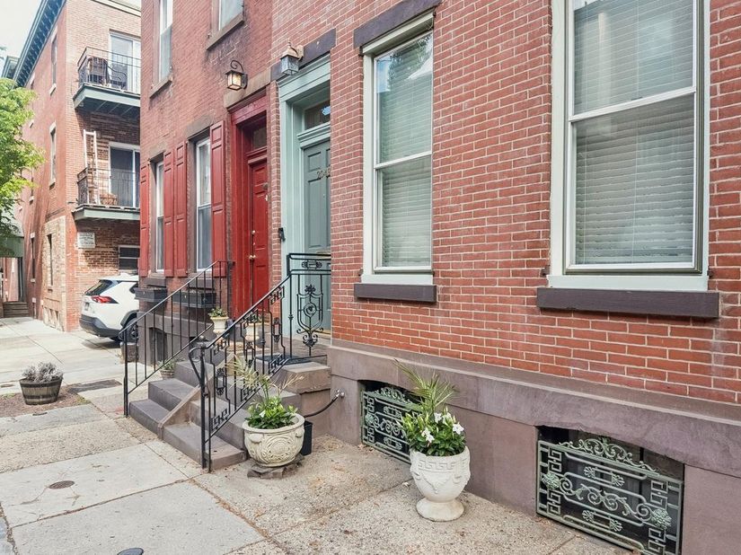 2049 Appletree Street, Philadelphia PA 19103